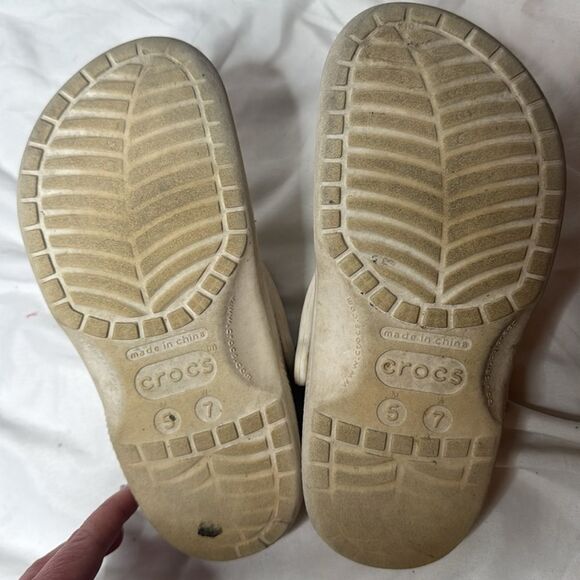 Crocs White with Mickey Mouse/Taylor Swift Design. Size 7. - Picture 5 of 5